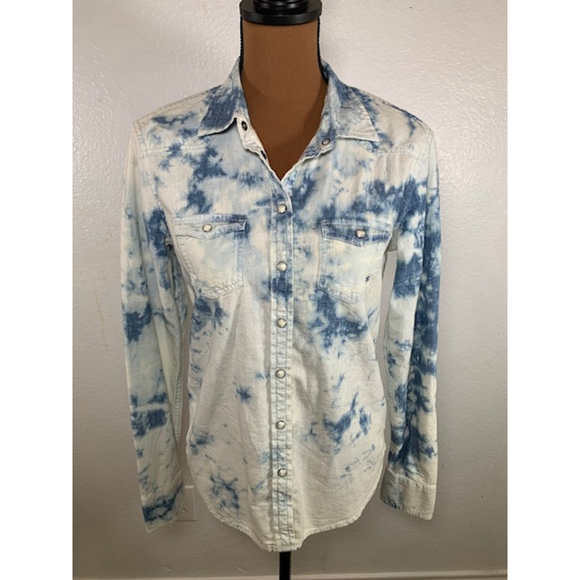 PRICE DROP! Women's American Eagle Button Down Shirt Size S Blue Tie Dye - Picture 1 of 5